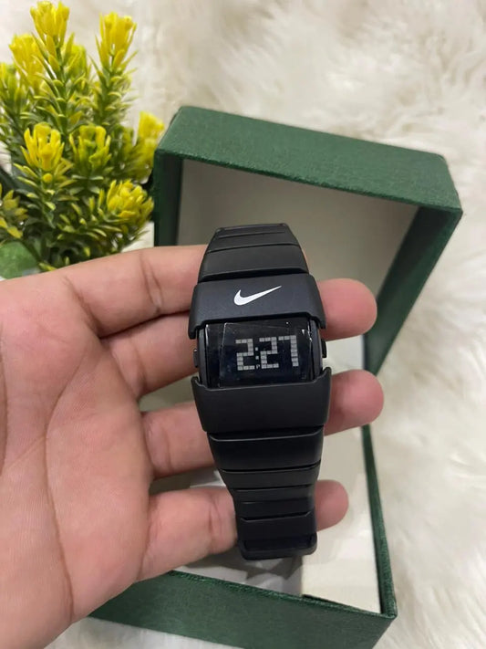 Nike Triax Sports Watch – Analog & Digital Iconic Design